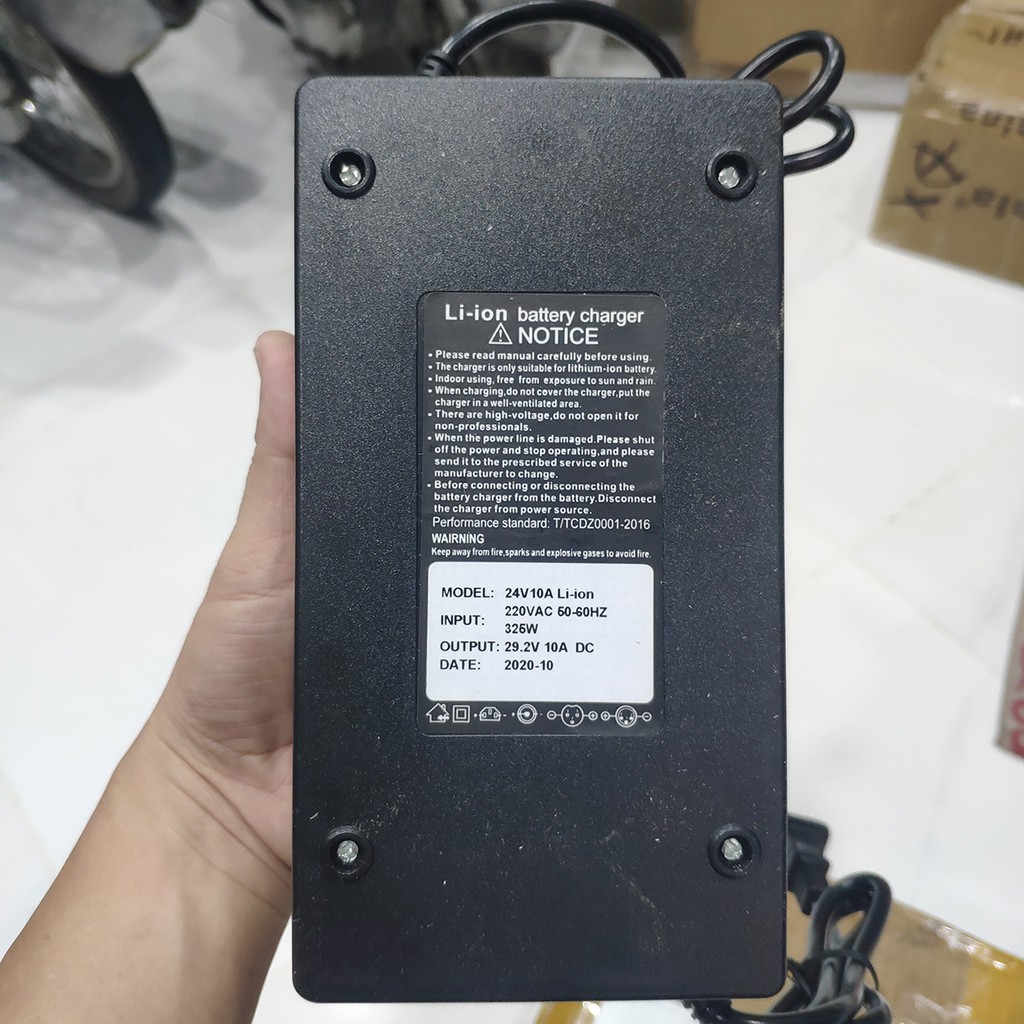 Sạc 8S 29.2V 10A dùng cho pin sắt Li-Fe 3.2V (Có quạt)