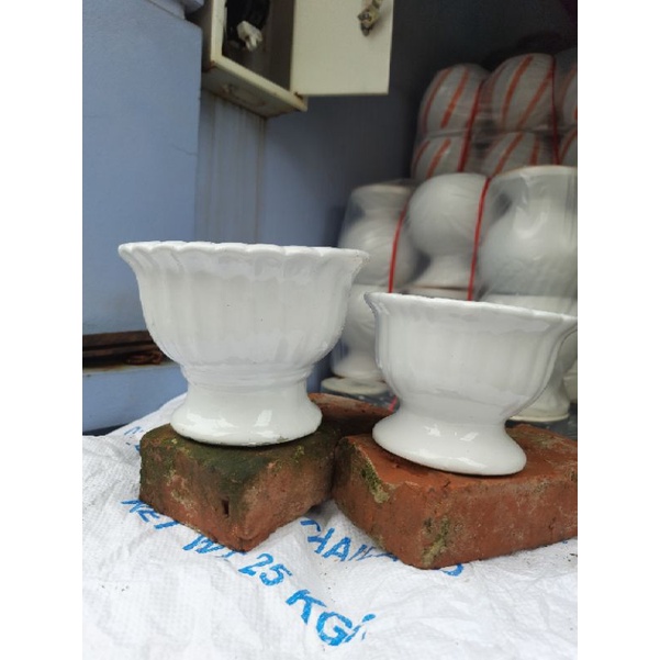chậu ly sứ trắng size nhỏ trồng hoa khô, trồng cây mini trang trí để bàn trong nhà, ngoài trời, quất mini...có lỗ thoát