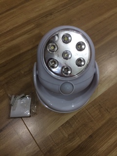 ĐÈN CẢM ỨNG LIGHT ANGEL XOAY 360 ĐỘ