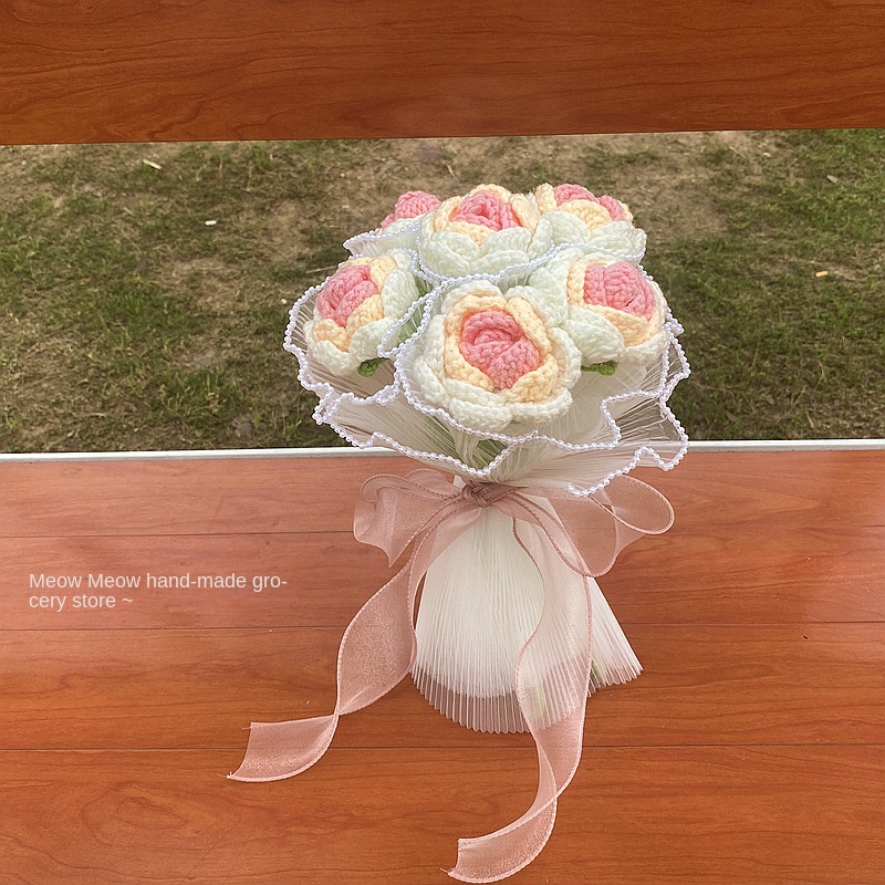 Bó Hoa Tulip Đan Len Thủ Công Trang Trí