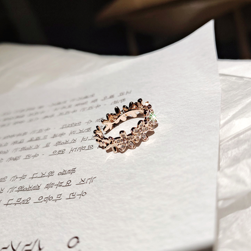 Nhẫn Thời Trang Đính Đá Zircon Cao Cấp Sang Trọng