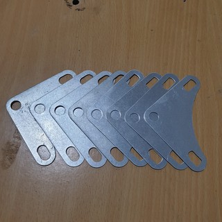 Bộ 8 Ke góc lắp Kệ Sắt V lỗ Đa Năng