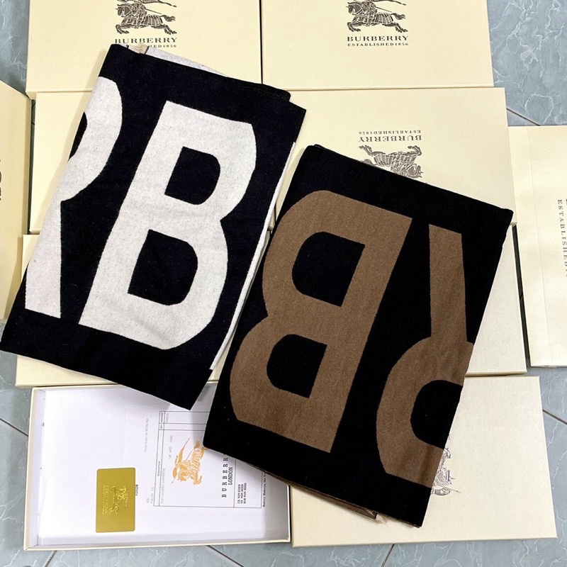 Khăn len BBR 2 màu cho nam nữ