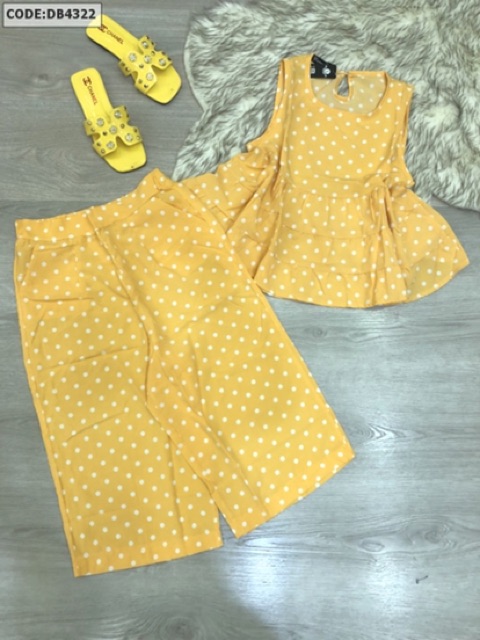 Đồ bộ nữ sát nách tầng quần lửng | BigBuy360 - bigbuy360.vn