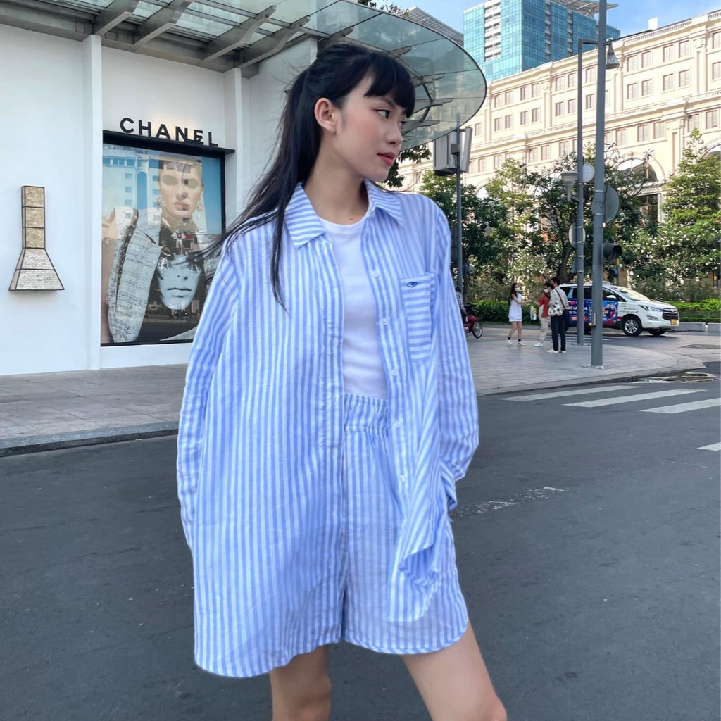 TheBlueTshirt - Áo Sơ Mi Phom Rộng Nữ Vải Lanh Xanh Dương Sọc Trắng - Oversized Pocket Linen Shirt - River Pinstripe