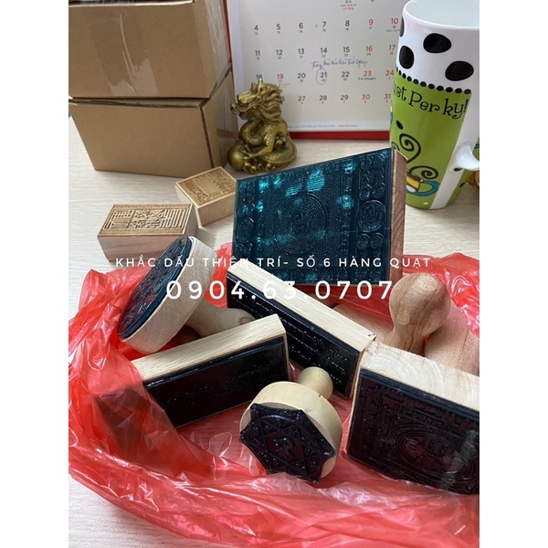 Dấu Mật tông loại nhỏ, mặt dấu làm bằng cao su , dán cán gỗ ,kích thước 3x5cm, chấm mực ngoài