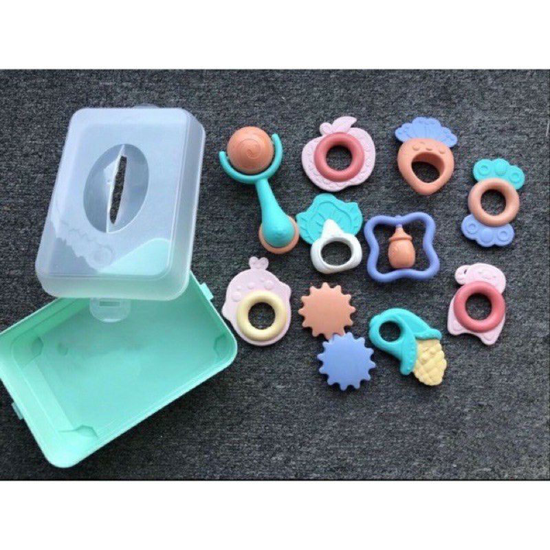 Bộ xúc xắc gặm nướu 10 và 11 món cho bé yêu