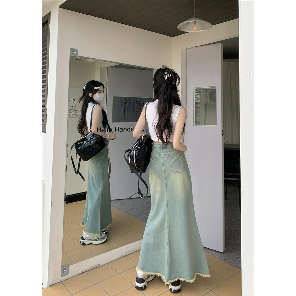 Chân váy jean dài đuôi cá xòe rộng retro màu xanh nhạt pha