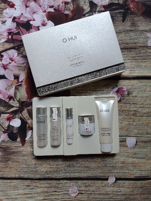 Set dưỡng trắng da Ohui Extreme white 5 sản phẩm giúp dưỡng trắng da mạnh mẽ, tăng cường đề kháng cho da | BigBuy360 - bigbuy360.vn
