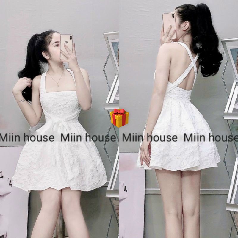 Đầm gấm yếm cột cổ hở lưng dáng xòe cực sexy , chất gấm dày dặn mềm mát