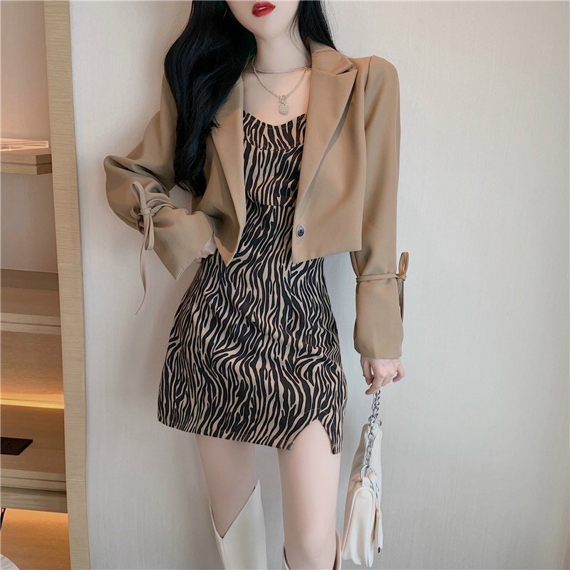 áo khoác vest tay cột nơ ( ảnh chụp dưới nền)