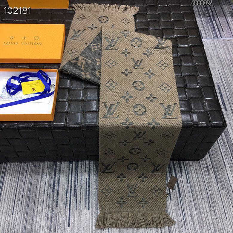 Khăn Choàng Len Lv Hai Màu Nâu