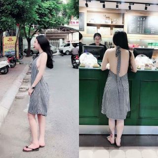 Đầm suông caro hở lưng cột yếm