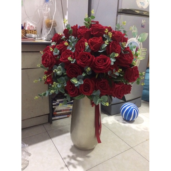 Bình hoa hồng nhung to