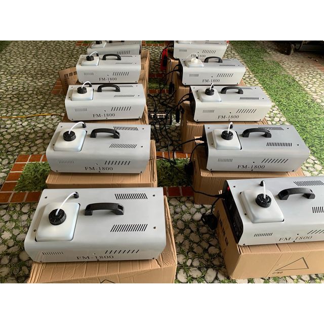 Máy phun khói 1800W