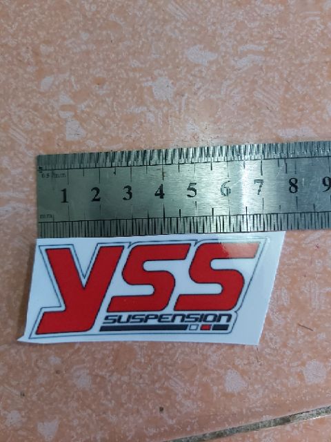 Combo 2 Tem Sticker YSS Nền Trắng Chữ Đỏ Dán Xe Giá Rẻ