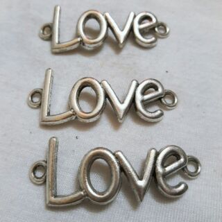 1 mặt xi bạc chữ love