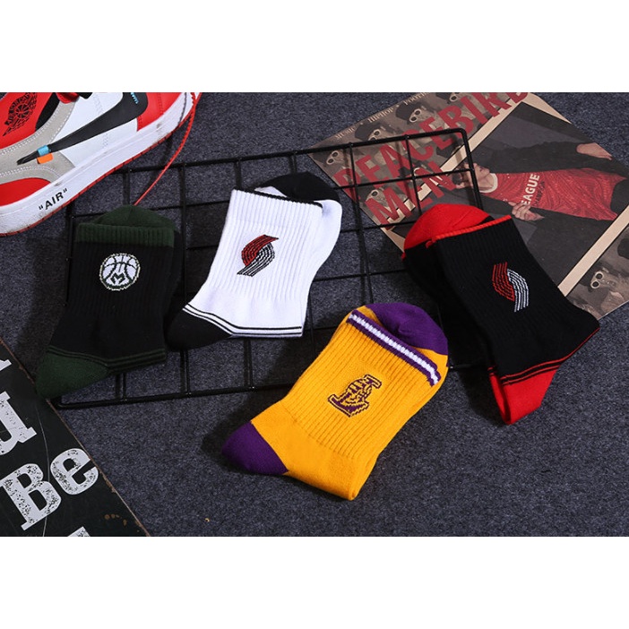 Vớ NBA LAKERS cao cổ phong cách bóng rổ Nam Nữ thể thao, năng động.