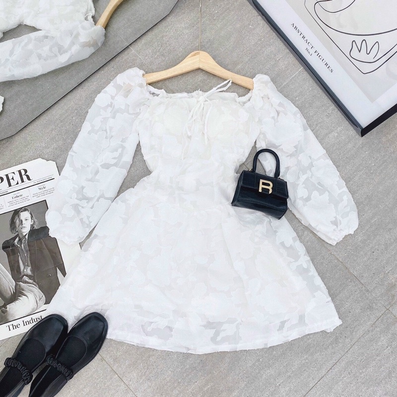 Đầm xoè trắng tay phồng dài họa tiết voan hoa sp000009