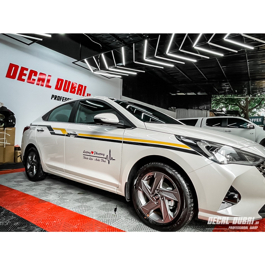 Decal dán trang trí xe Accent nhẹ nhàng và thiết kế theo yêu cầu