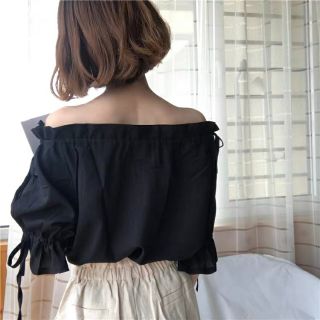 Áo trễ vai ulzzang