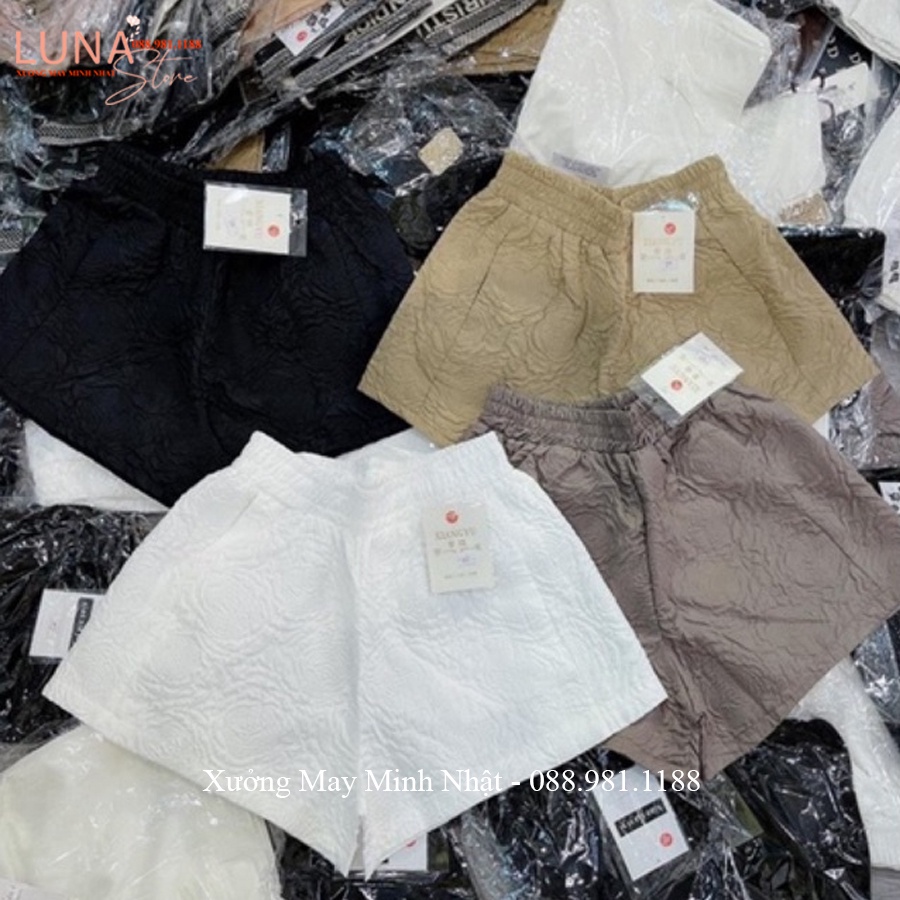 Quần đùi nữ ống rộng cạp chun lưng thun cao co giãn màu Đen Trắng - Quần xốp phồng nữ in hoa nổi dập ly 3D đi biển ở nhà