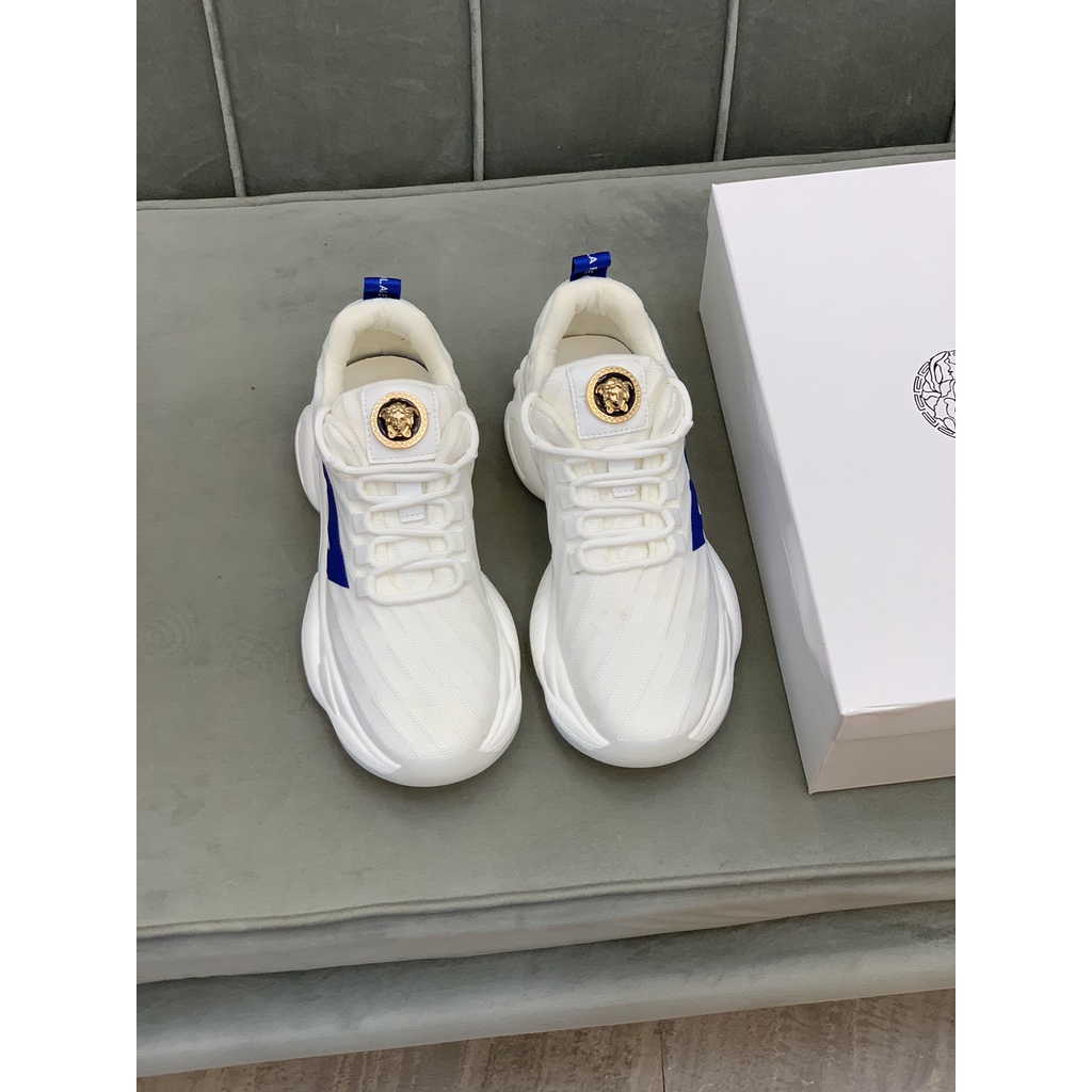 Giày thể thao nam da thật VERSACE với kiểu dáng trẻ trung, màu sắc tươi sáng mang đến phong cách mới