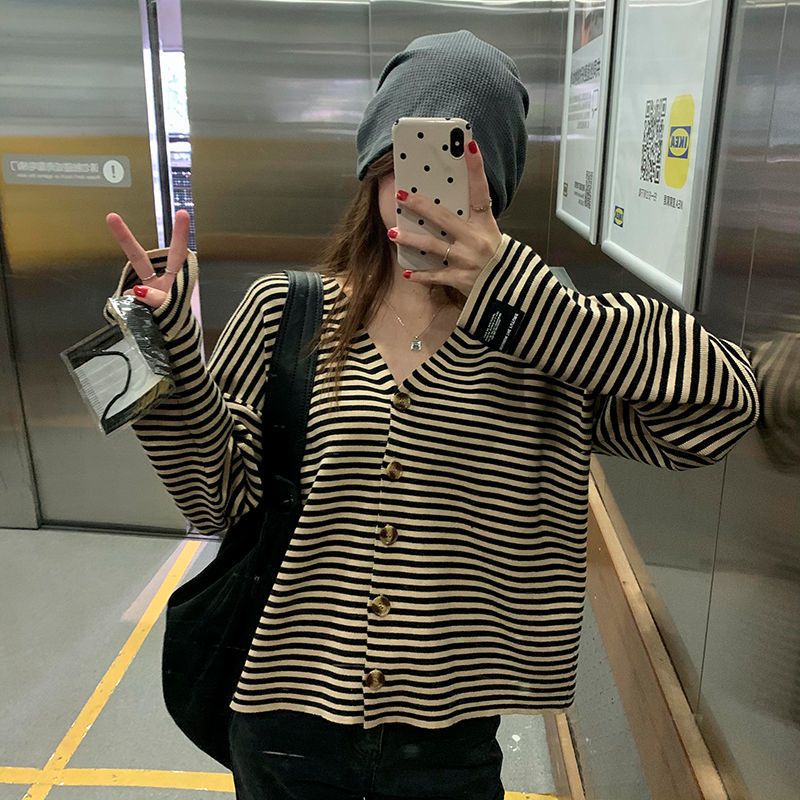 Áo Thun Nữ Tay Dài Cổ Tim Sọc Ngang Cá Tính Cool