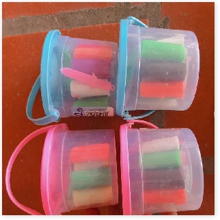 Đất Nặn Xô 12 màu 1 Hộp