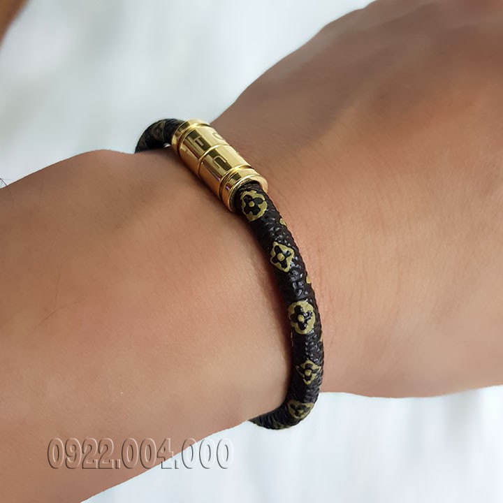 Vòng tay simili, vòng tay đầu khóa màu vàng khắc chữ VZ1634.