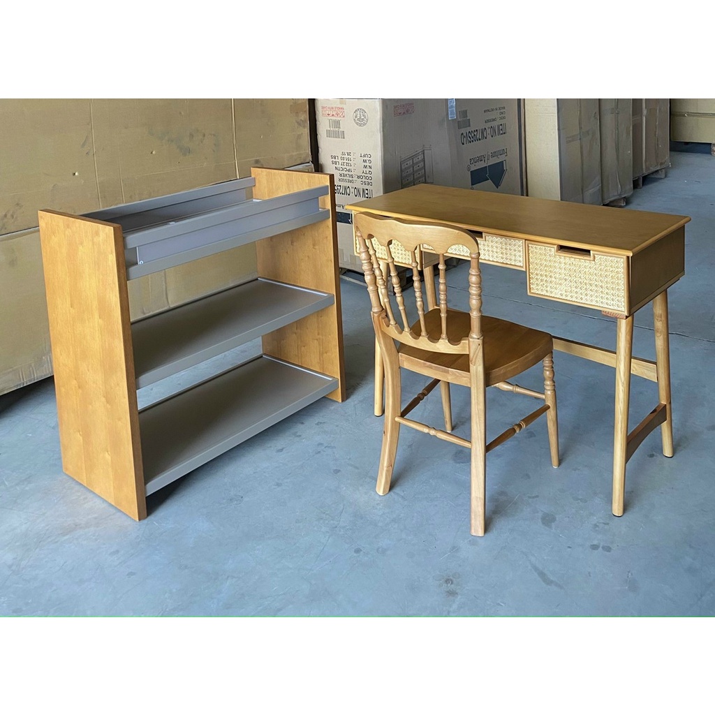 Bàn học bằng mây