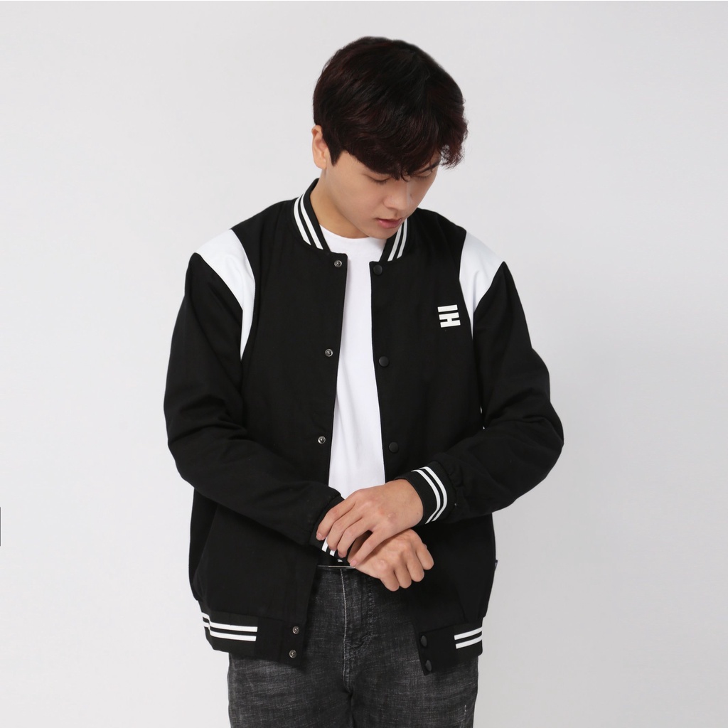 Áo khoác nam bomber Varsity vải kaki nút bấm có túi trong đựng đồ tay phối da HIDDLE  | H05-AK2