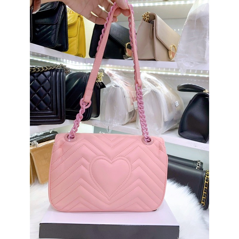 Túi da mềm hình Tim sau lưng size 22cm loại xịn kèm hộp TP46 | BigBuy360 - bigbuy360.vn