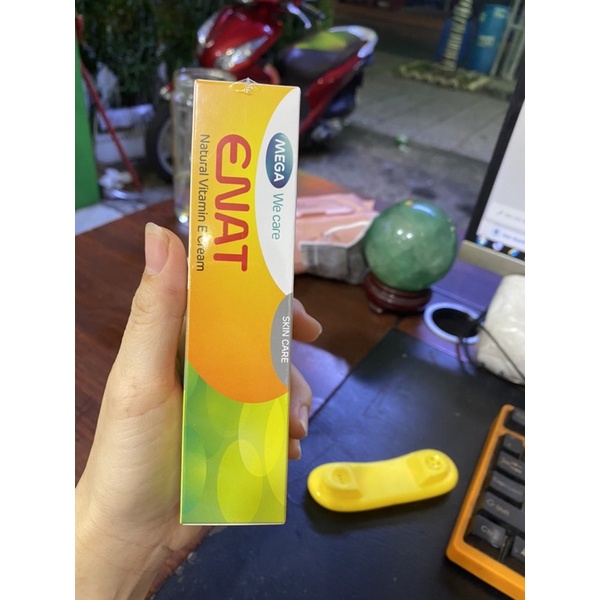 Kem Dưỡng Ẩm, Mờ Vết Nhăn Enat Natural Vitamin E Cream 30G