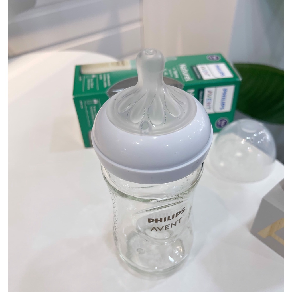 Bình sữa thủy tinh Philips Avent Natural mô phỏng tự nhiên 120ml/240ml