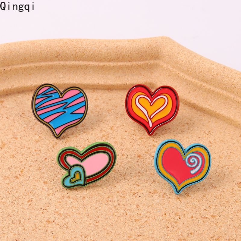 Ghim cài áo Miss Zoe hình trái tim phong cách graffiti thời trang cho nam nữ