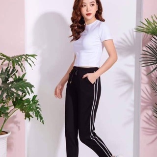 Quần jogger hai sọc nhí