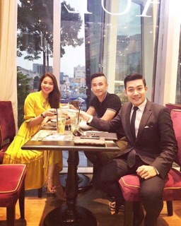 Đầm maxi vàng