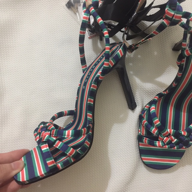 Zara authentic có sẵn sz 35