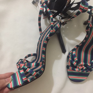 Zara authentic có sẵn sz 35