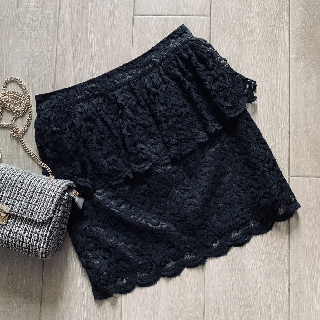 Chân váy ren hiệu One Clothing