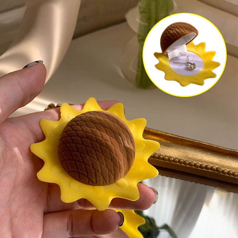 Hộp Đựng Nhẫn Hình Hoa Hướng Dương Màu Vàng