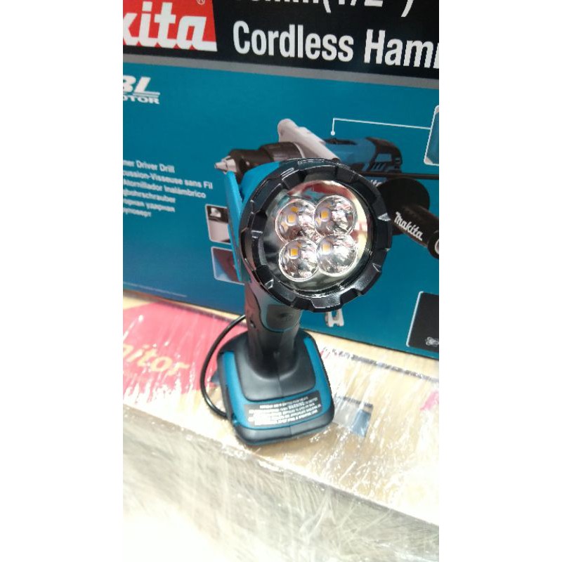 Đèn led Makita sử dụng pin 18V DML815