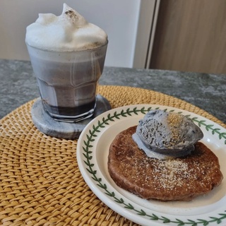 TRÀ LATTE MÈ ĐEN - BLACK SESAME LATTE