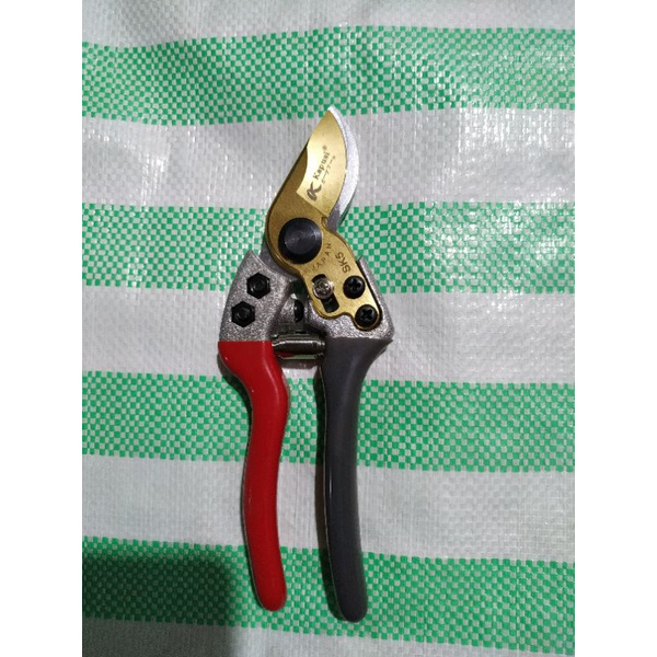 kéo cắt cành kapusi GOLD lò xo bằng thép lá, lưỡi thép SK5 siêu sắc, siêu bền