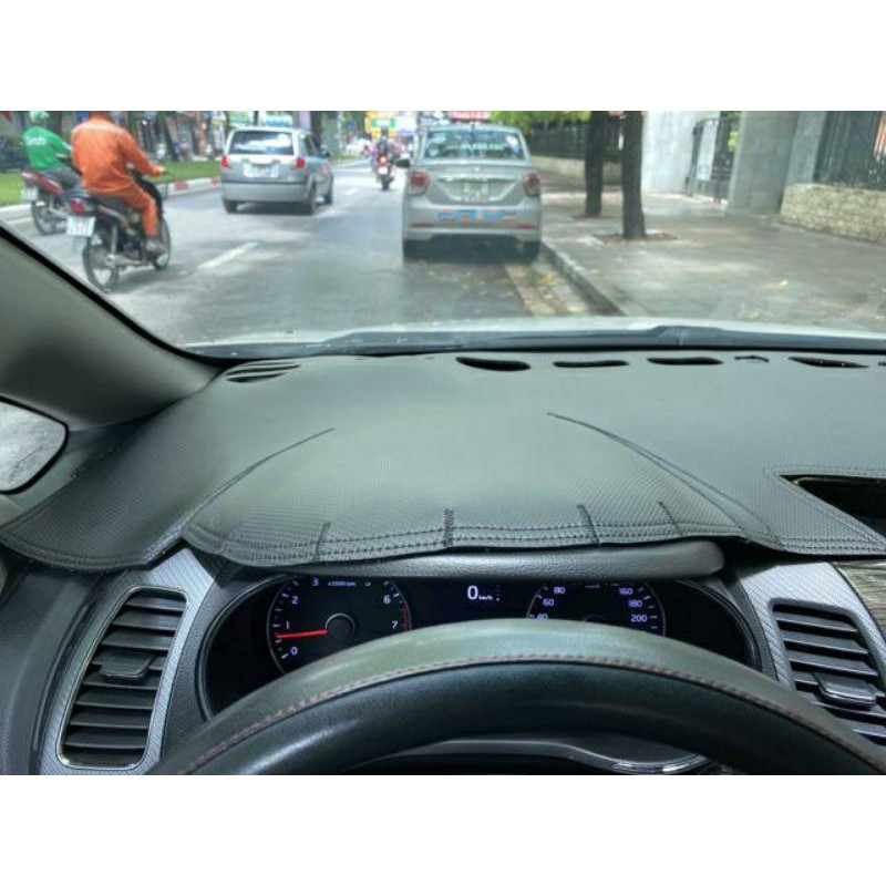 Thảm Taplo Da Carbon Xe Kia Cerato , K3 đời 2016 2017 2018