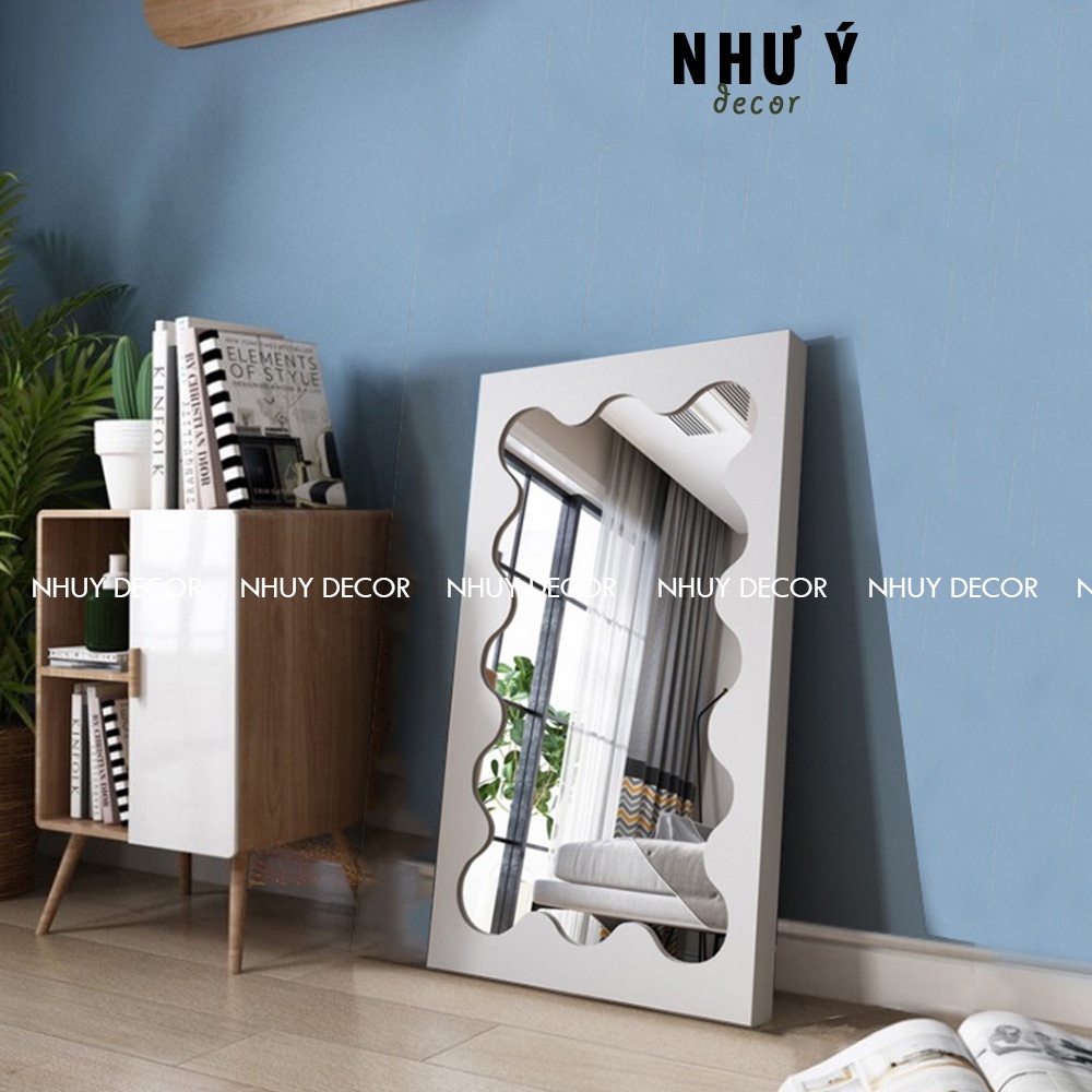 Gương lượn sóng Ngọc Trinh để bàn trang điểm kích thước 60x40, gương trang trí phòng, spa, shophouse cực kì sang trọng