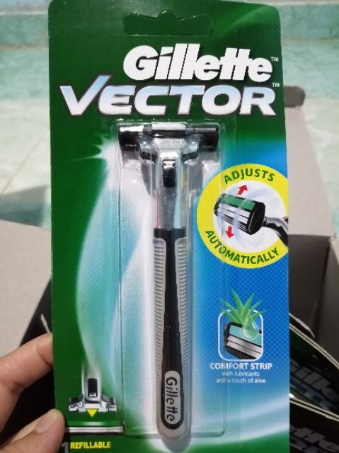 Bộ cán dao cạo và 2 lưỡi dao cạo Gillette Vector