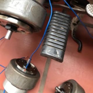Cục máy phát điện mini gắn xe máy