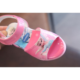 Giày sandal bé gái (lẻ size 22,23)